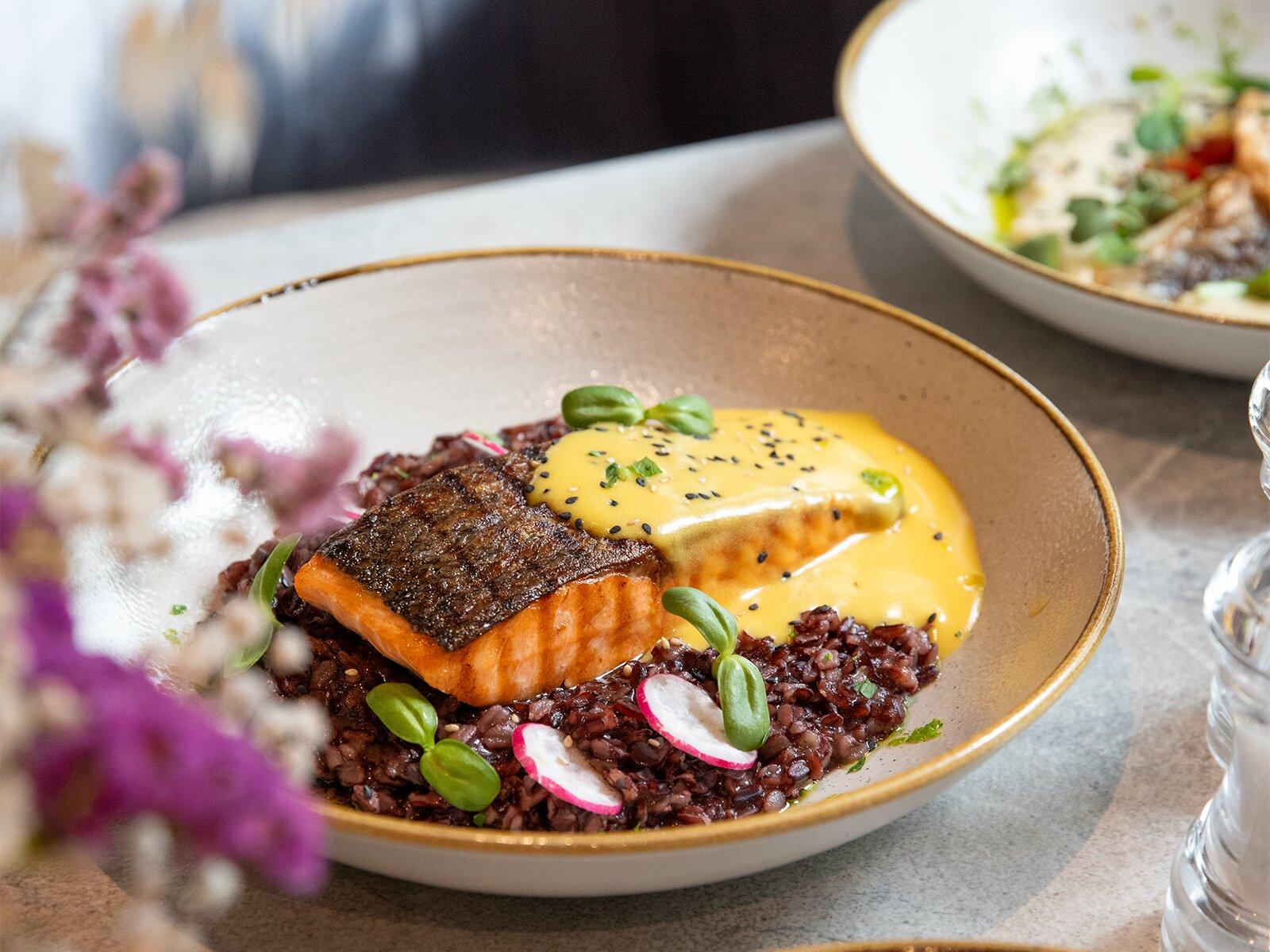 4. Autumn Culinary Highlights: Authentic Local Flavors