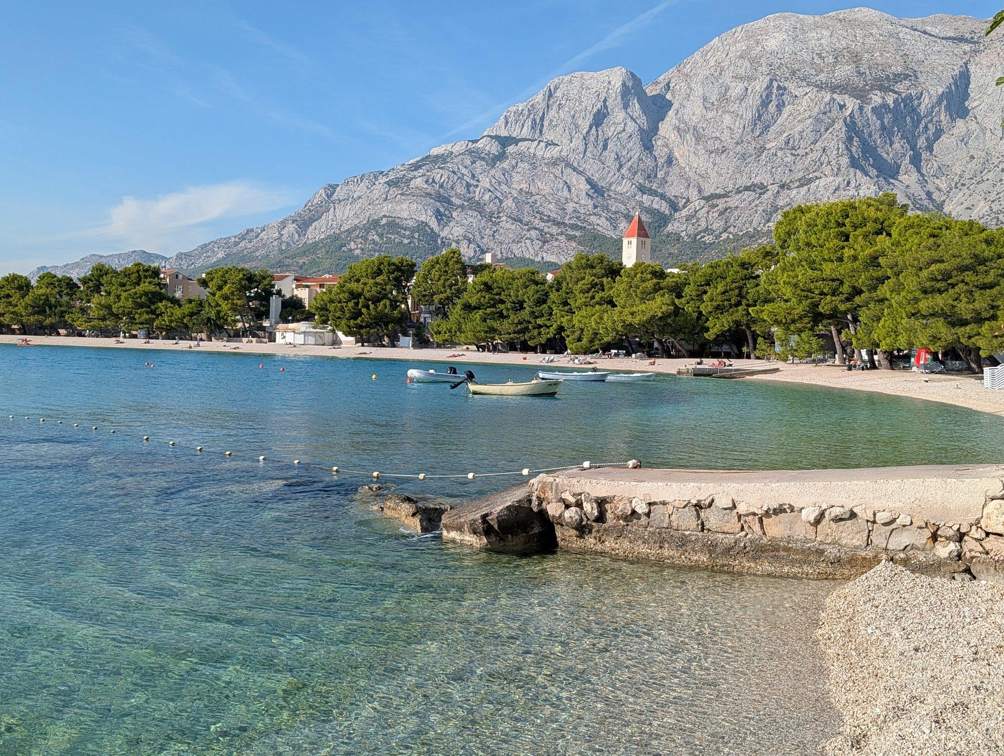 Promajna Beach: Facilities & Amenities