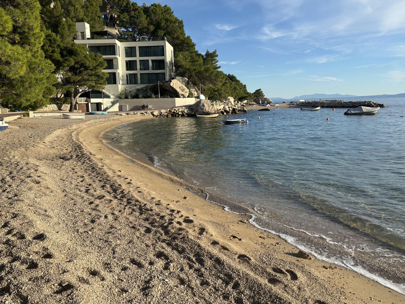 Strand Jakiruša: Ausstattung & Annehmlichkeiten