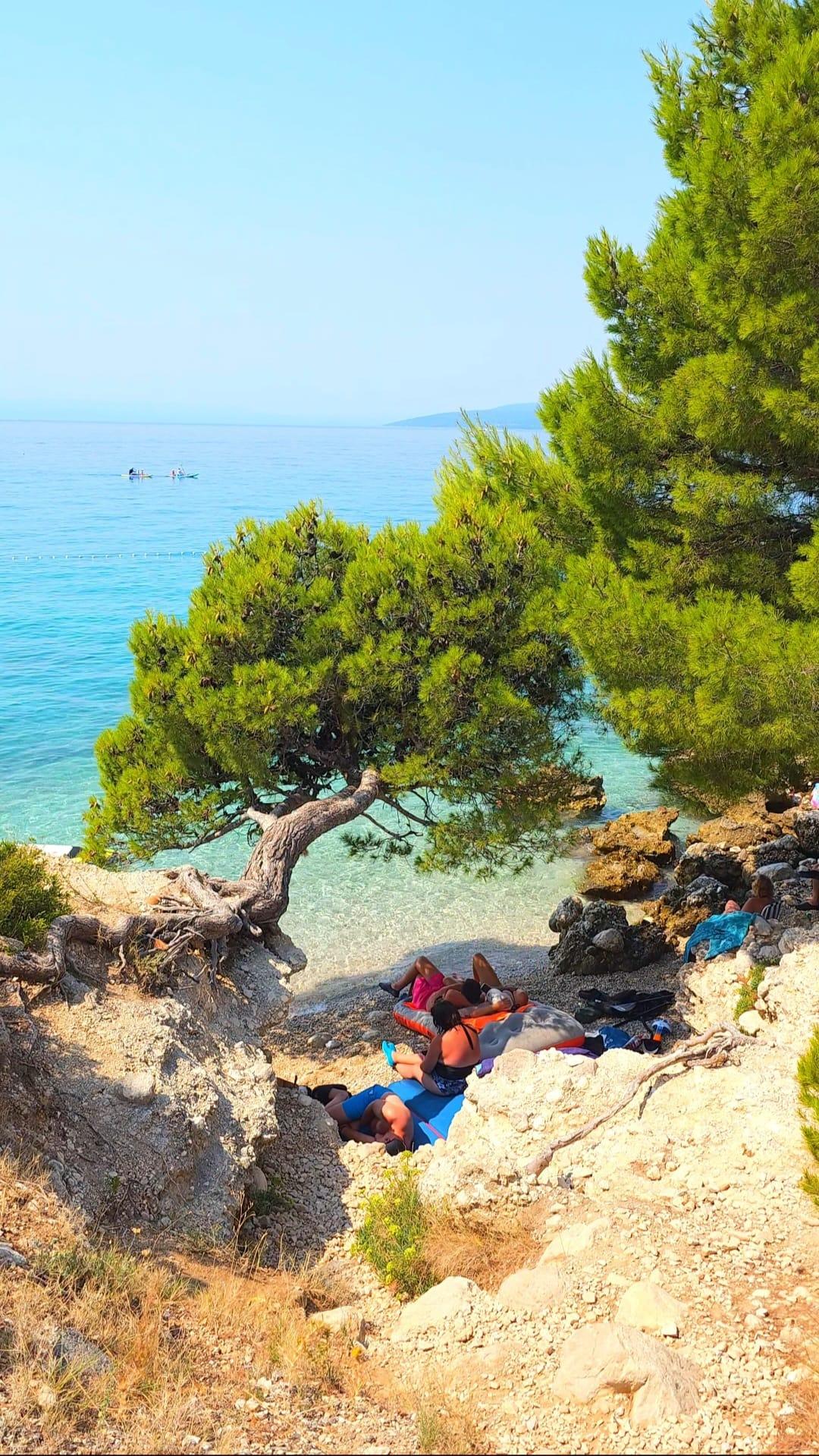 Skrivene uvale i nudističke plaže: Sloboda na rubu grada