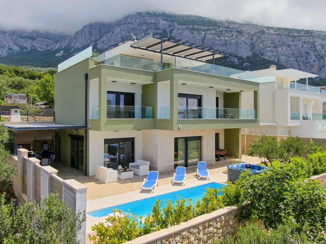 4. Vila Lantana: Četiri spavaće sobe, bazen i jacuzzi